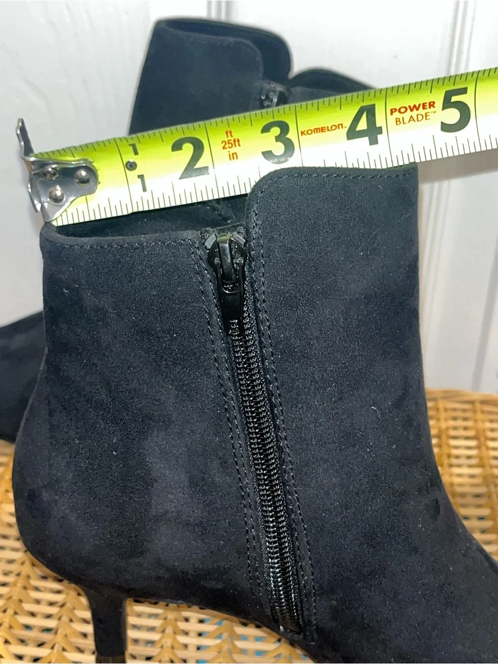 GIANI BERNINI Carminee memory foam kitten heel ankle booties